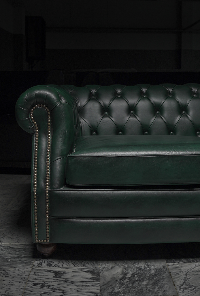 Sebastan Chesterfield Leather Sofa – Handwaxed